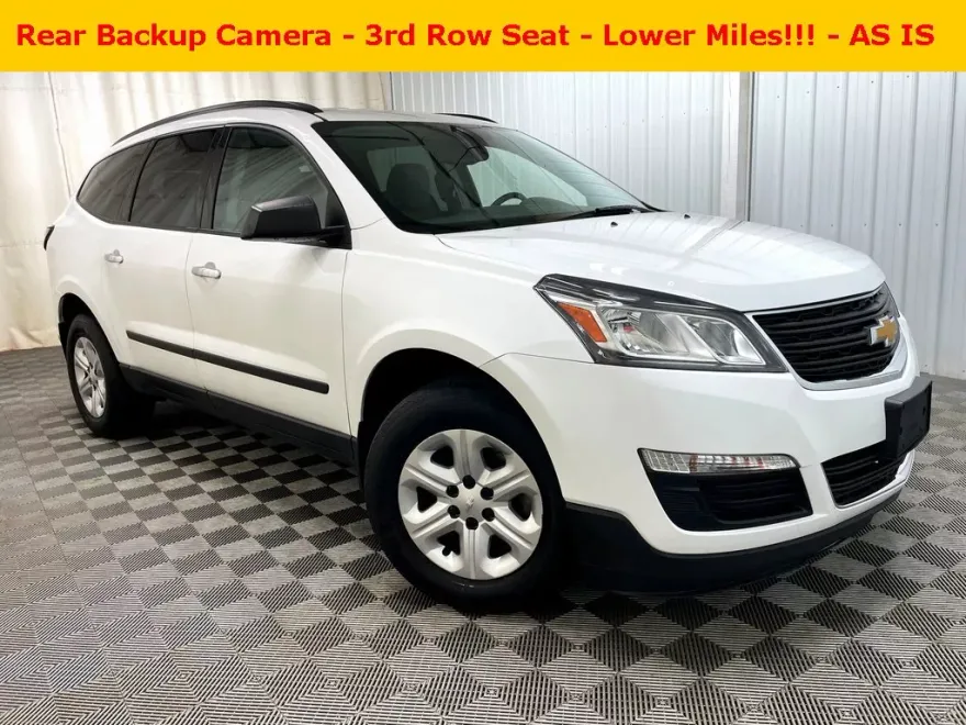 2017 Chevrolet Traverse LS photo 1