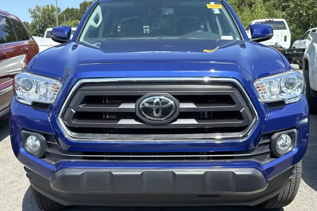 2023 Toyota Tacoma TRD Sport photo 1