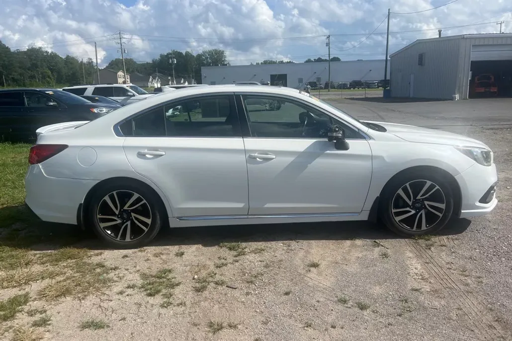 2018 Subaru Legacy 2.5i photo 1