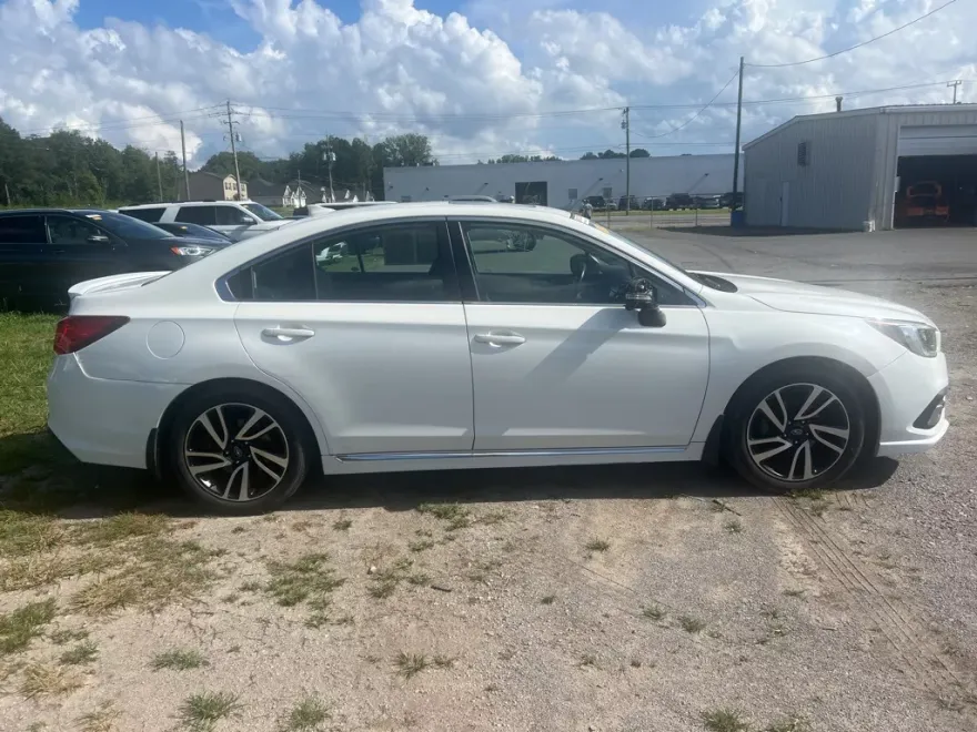 2018 Subaru Legacy 2.5i photo 1