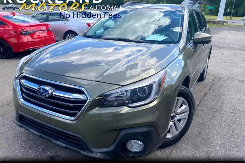2019 Subaru Outback 2.5i Premium photo 1