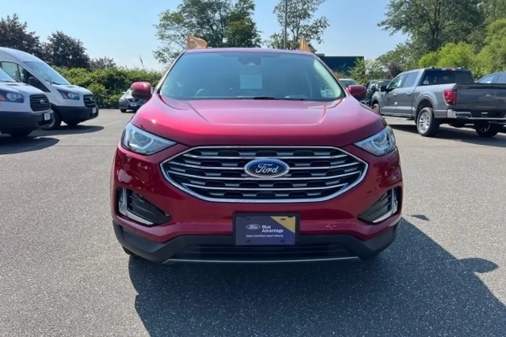 2022 Ford Edge SEL photo 1