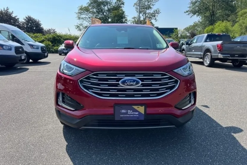 2022 Ford Edge SEL photo 1