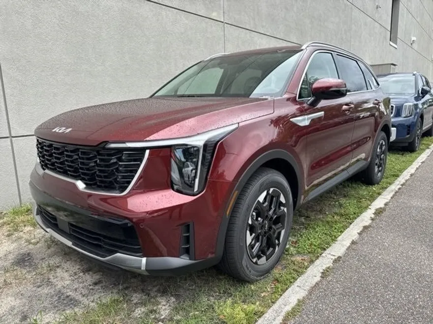2025 Kia Sorento S photo 1