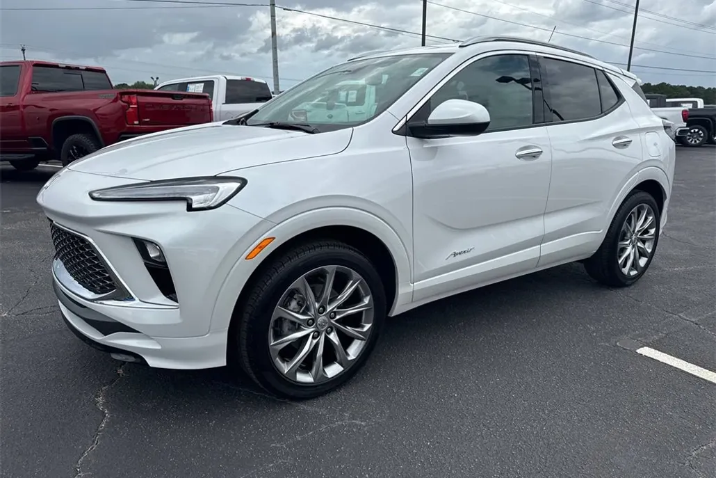 2024 Buick Encore GX Avenir photo 1