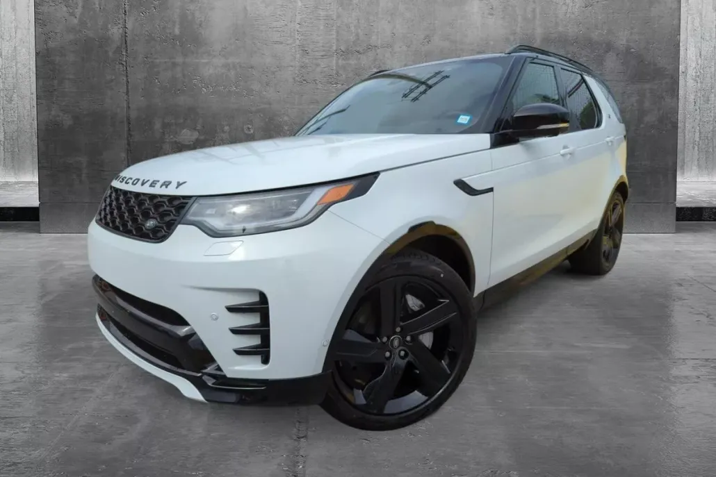 2024 Land Rover Discovery SE photo 1