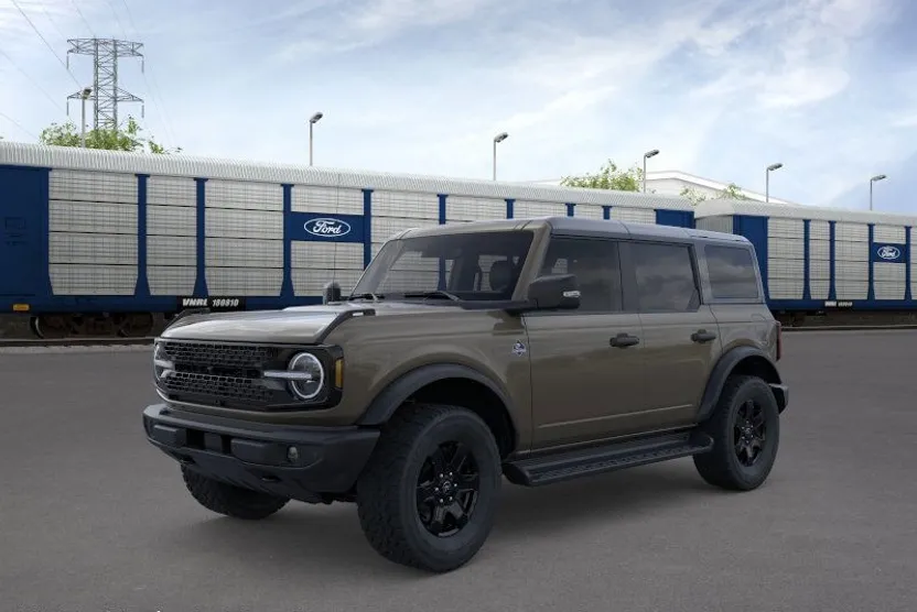 2025 Ford Bronco Outer Banks photo 1