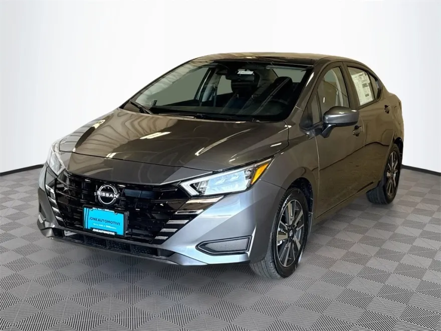 2025 Nissan Versa 1.6 SV photo 1