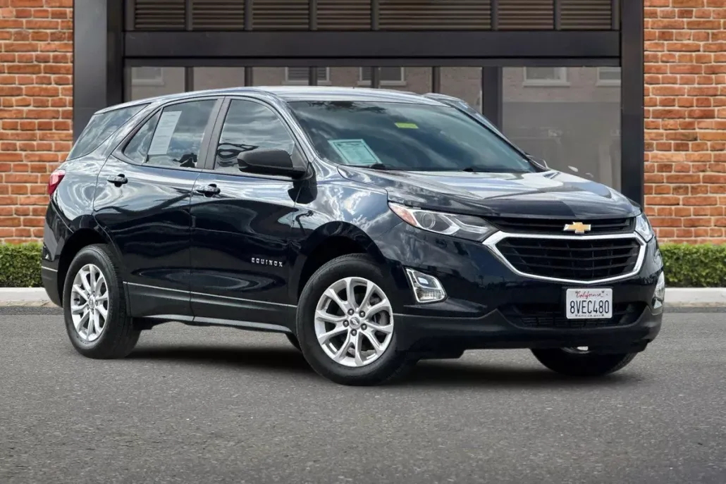 2021 Chevrolet Equinox LS photo 1
