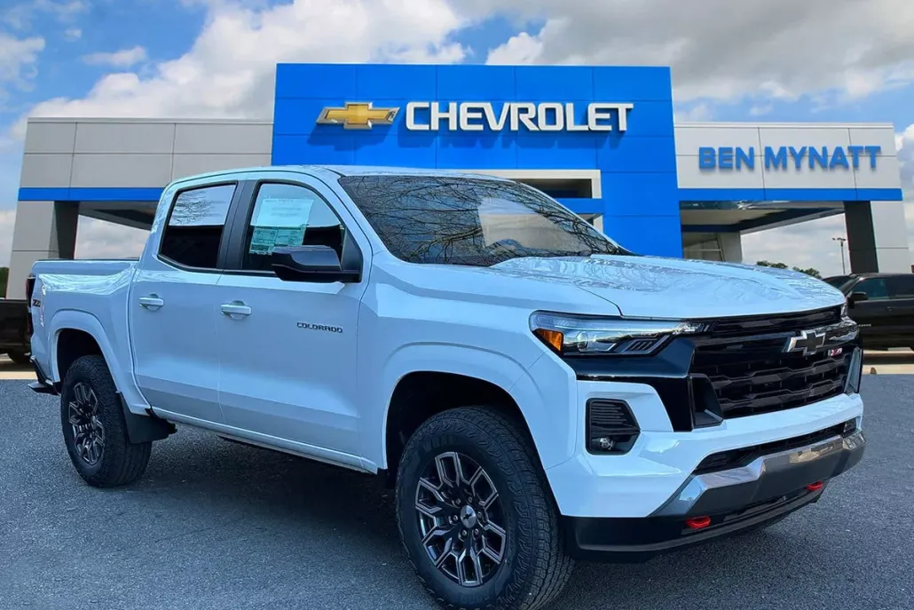 2025 Chevrolet Colorado Z71 photo 1