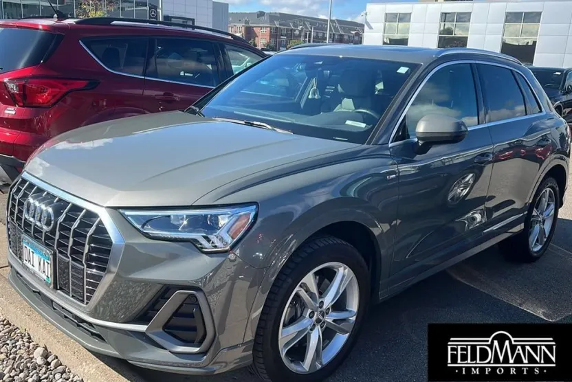 2020 Audi Q3 S line Premium Plus photo 1