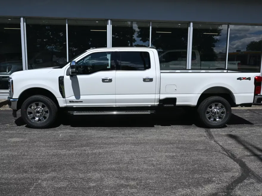 2026 Ford F-350 Lariat photo 1