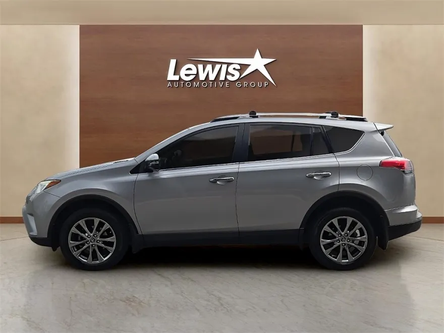 2018 Toyota RAV4 Limited photo 1