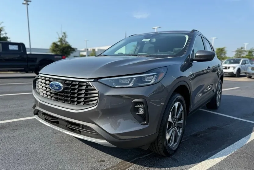 2025 Ford Escape Platinum photo 1