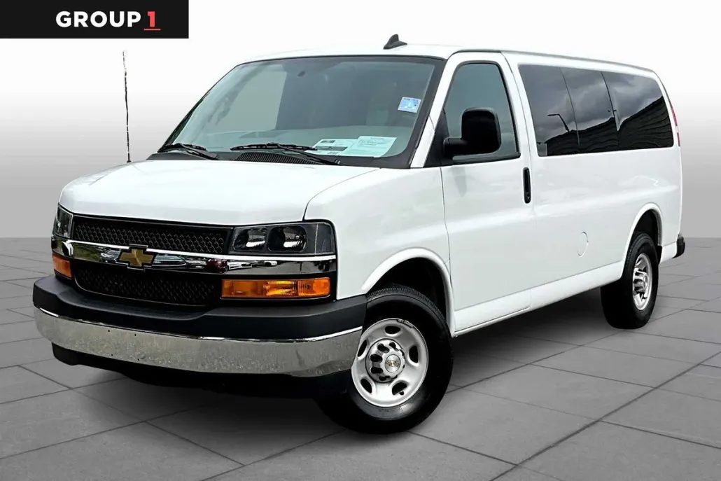 2025 Chevrolet Express LS photo 1