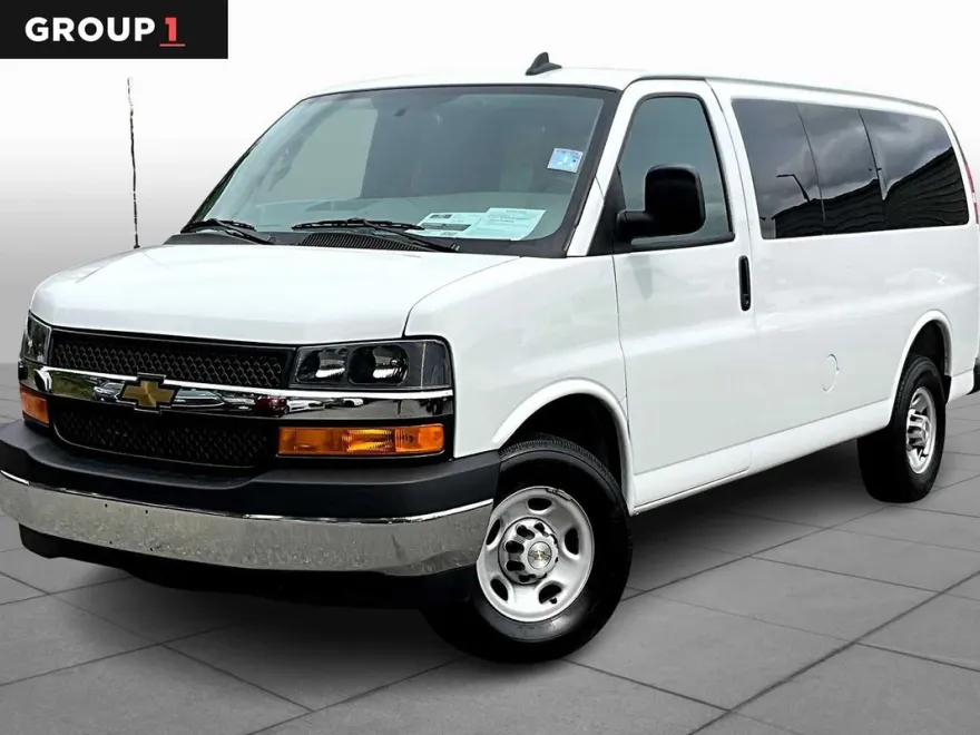 2025 Chevrolet Express LS photo 1