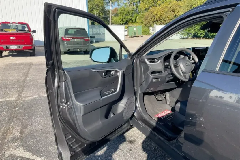 2024 Toyota RAV4 Hybrid LE photo 1