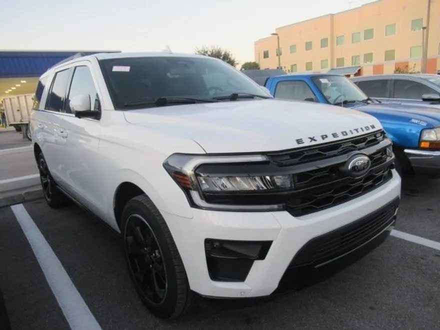 2022 Ford Expedition Limited photo 1