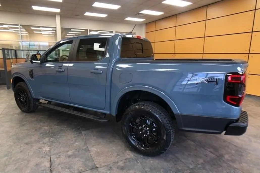 2025 Ford Ranger Lariat photo 1