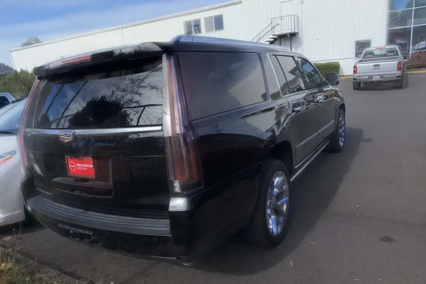 2019 Cadillac Escalade ESV Premium Luxury photo 1