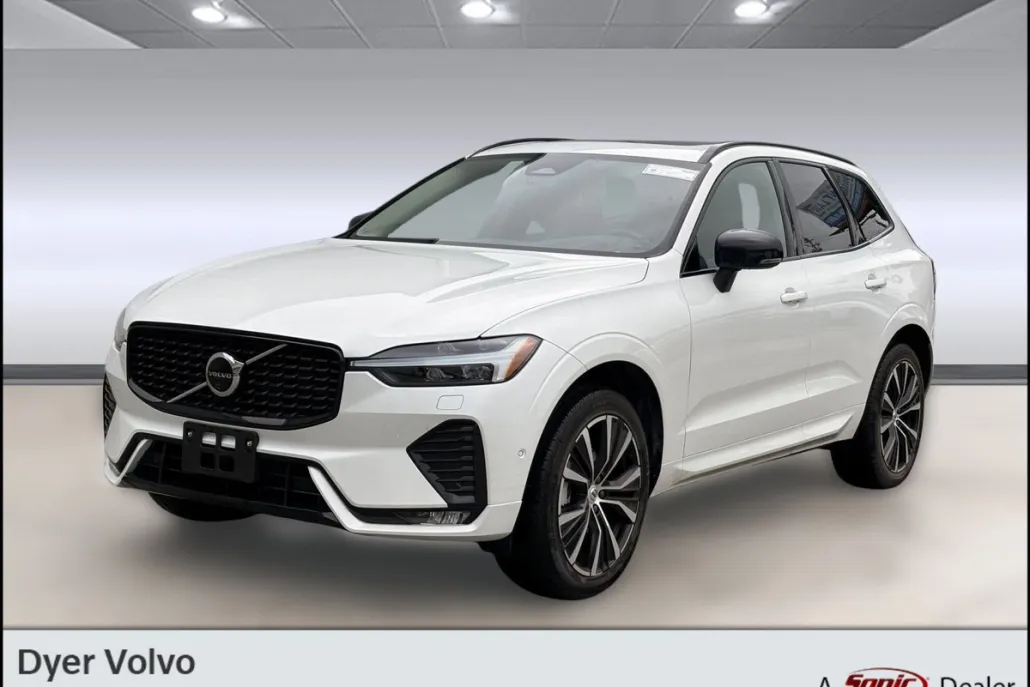 2025 Volvo XC60 Plus photo 1