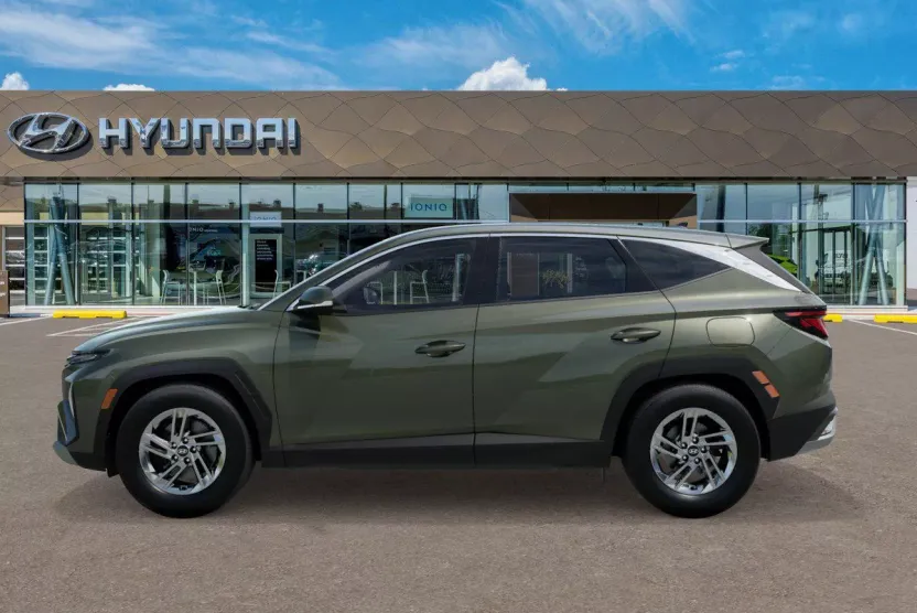 2026 Hyundai Tucson SE photo 1