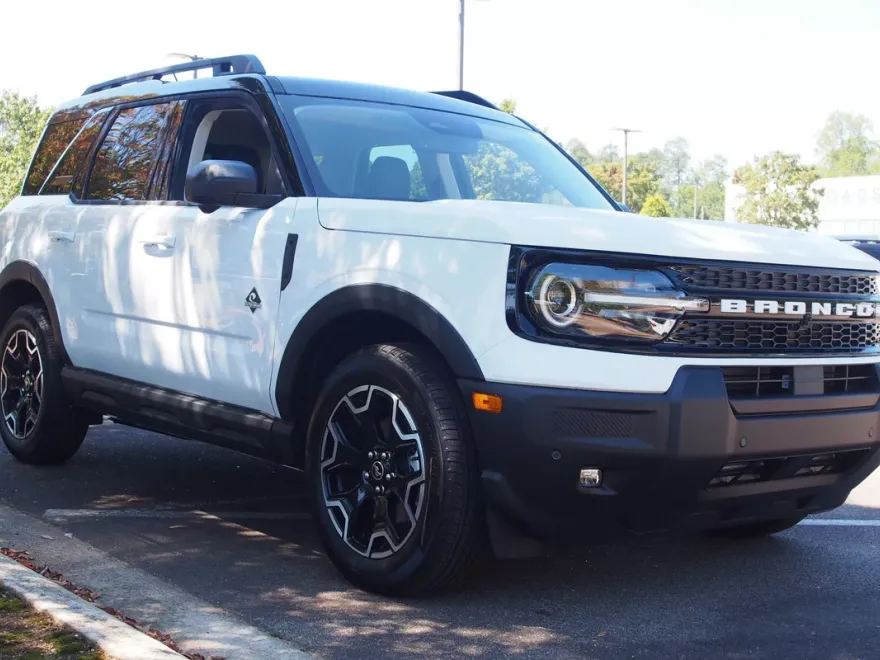 2025 Ford Bronco Sport Outer Banks photo 1