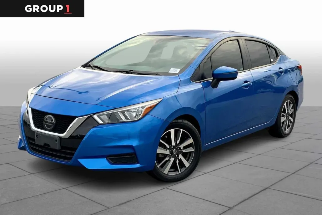 2020 Nissan Versa SV photo 1