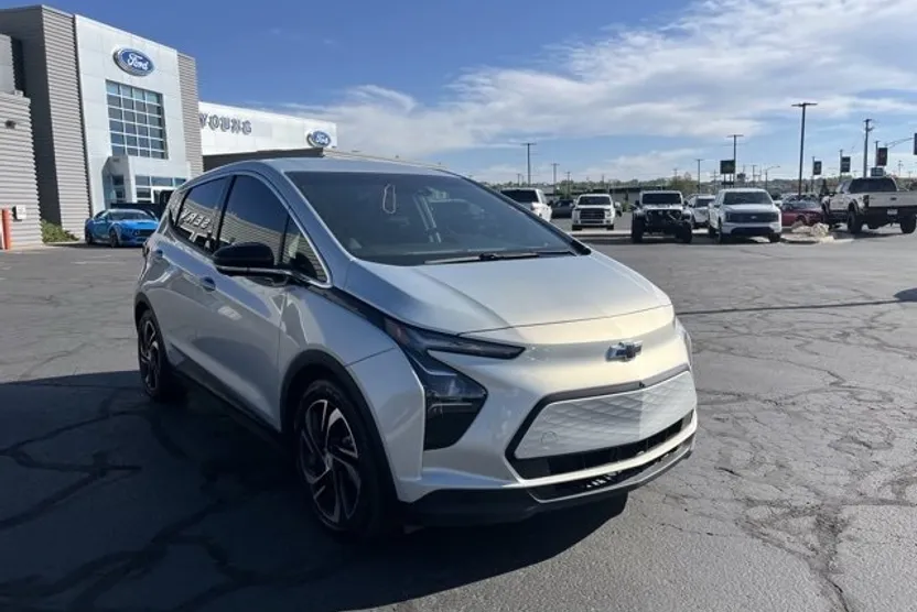 2022 Chevrolet Bolt EV 2LT photo 1