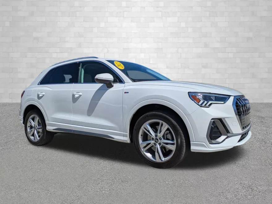 2023 Audi Q3 S line Premium photo 1