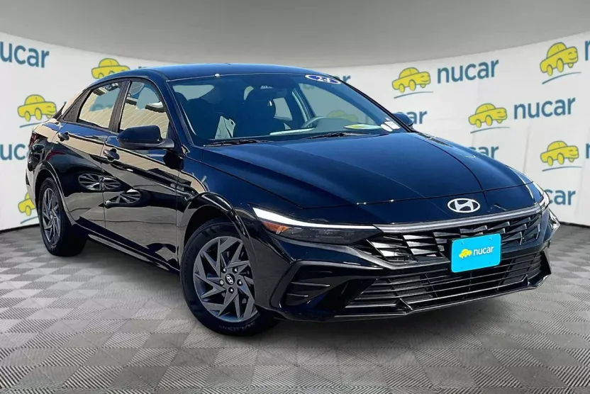 2024 Hyundai Elantra SEL photo 1