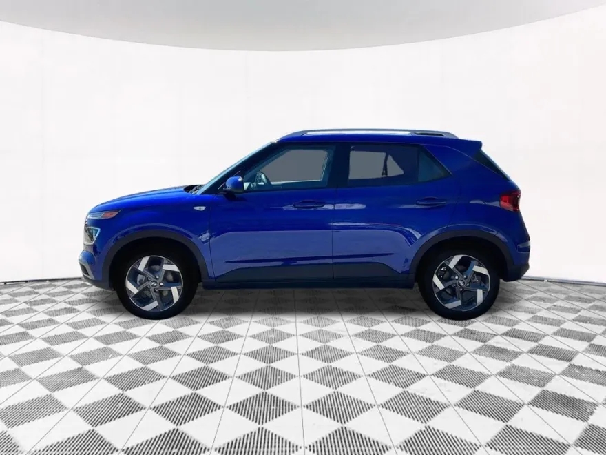 2025 Hyundai Venue SEL photo 1