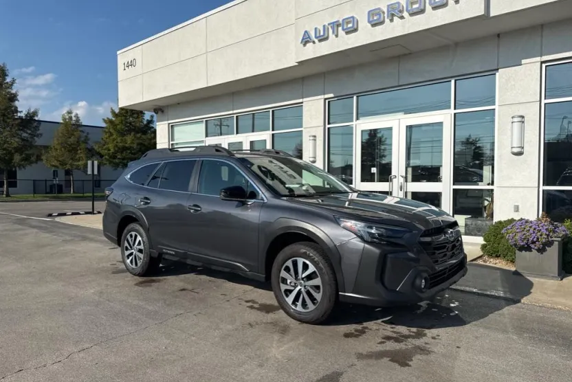 2025 Subaru Outback Premium photo 1