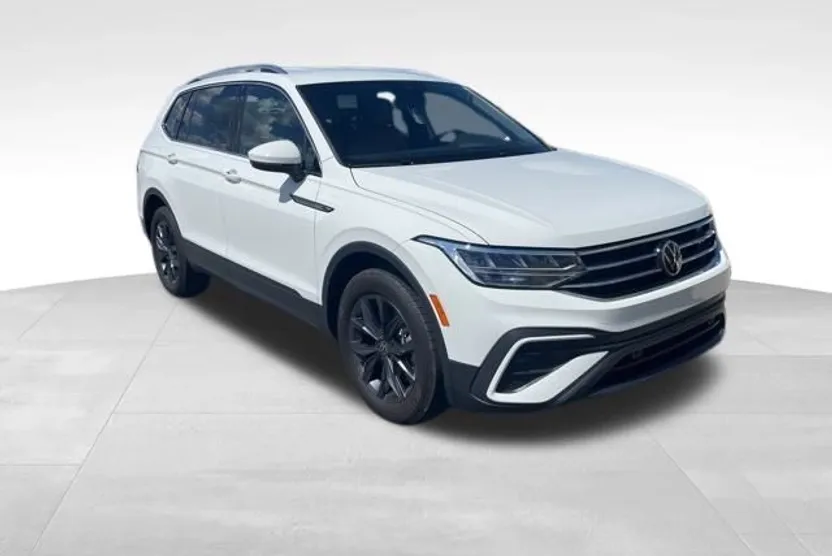 2022 Volkswagen Tiguan SE photo 1