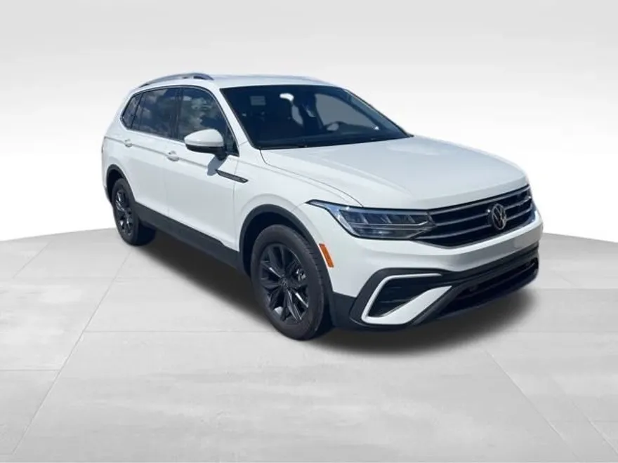 2022 Volkswagen Tiguan SE photo 1