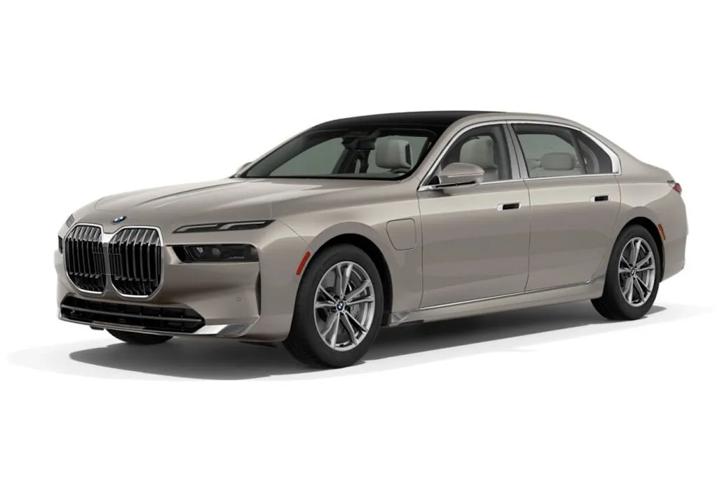 2026 Bmw 750e photo 1