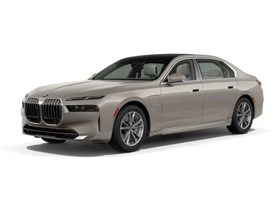 2026 Bmw 750e photo 1