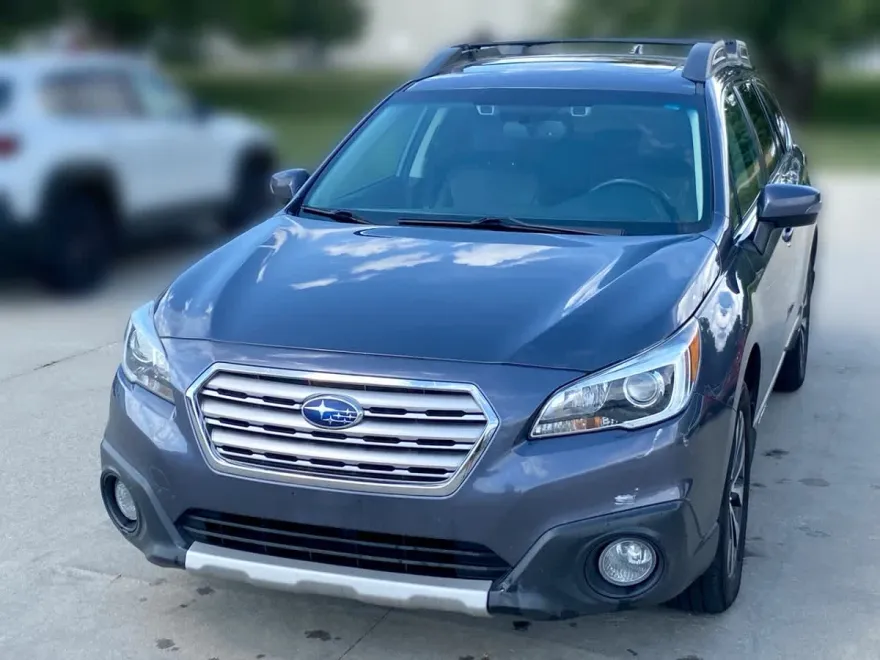 2016 Subaru Outback 2.5i Limited photo 1