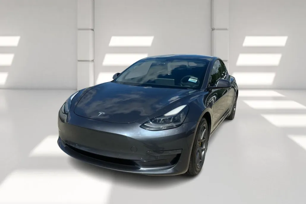 2021 Tesla Model 3 Standard Range Plus photo 1