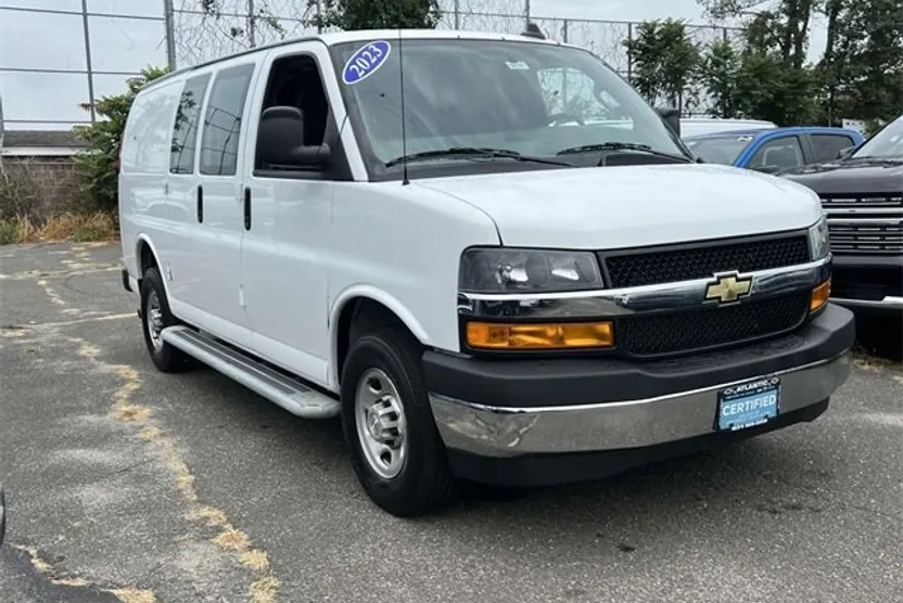 2023 Chevrolet Express Cargo 2500 photo 1