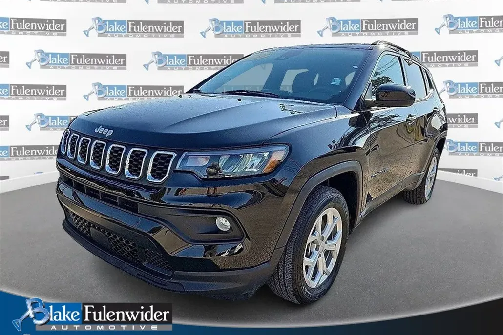 2024 Jeep Compass Latitude photo 1