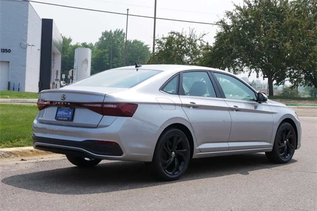 2025 Volkswagen Jetta 1.5T SE photo 1