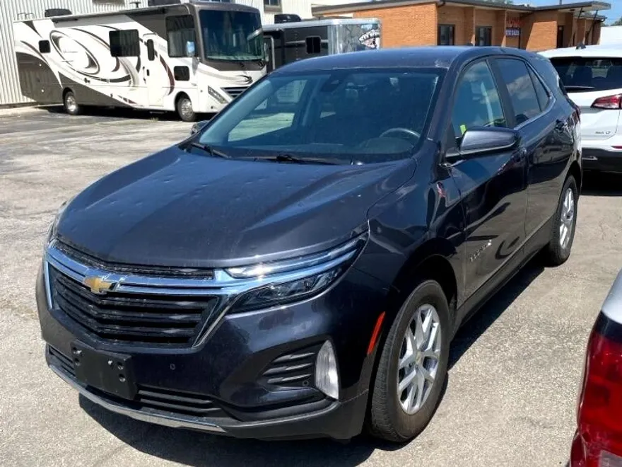 2022 Chevrolet Equinox LT photo 1