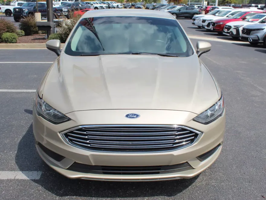 2018 Ford Fusion SE photo 1