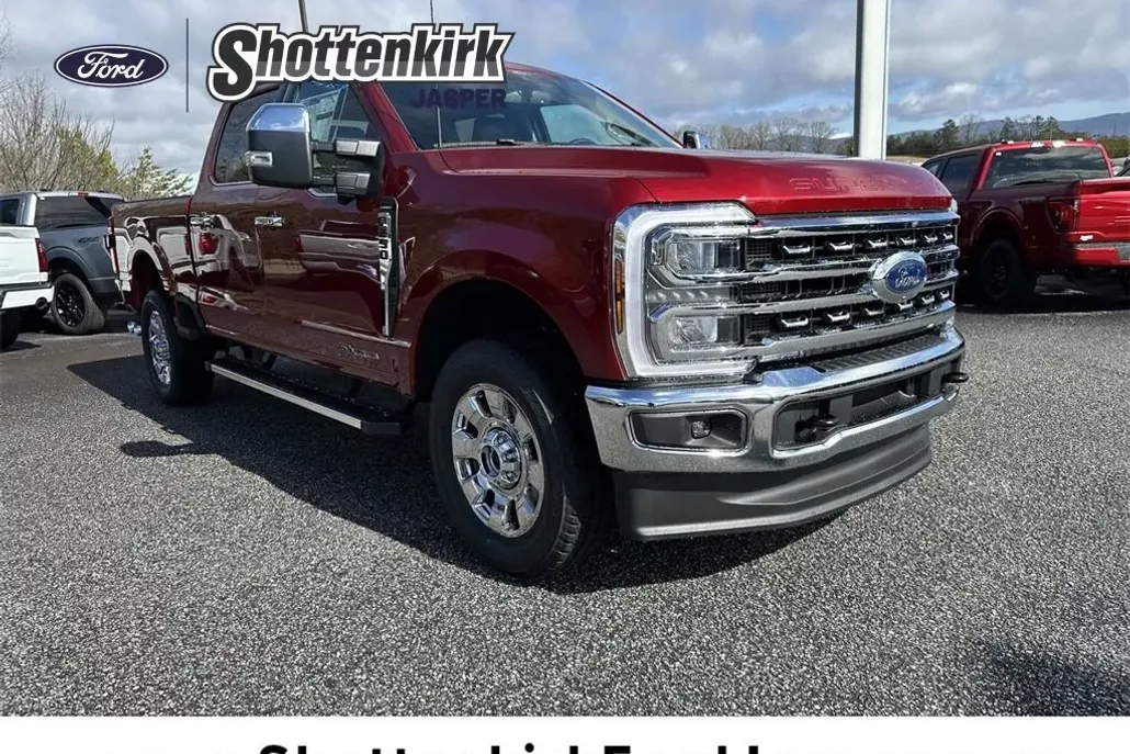 2025 Ford F-250 Lariat photo 1