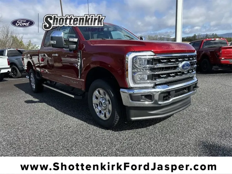 2025 Ford F-250 Lariat photo 1
