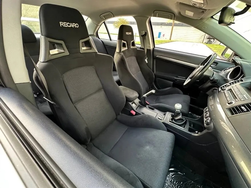 2010 Mitsubishi Lancer Evolution GSR photo 20