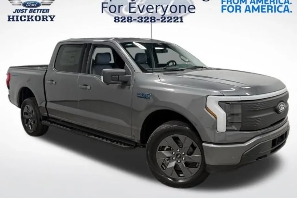 2025 Ford F-150 Lightning photo 1
