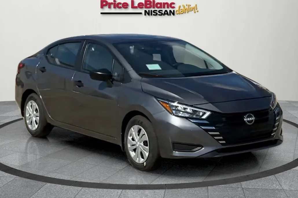 2025 Nissan Versa 1.6 S photo 1