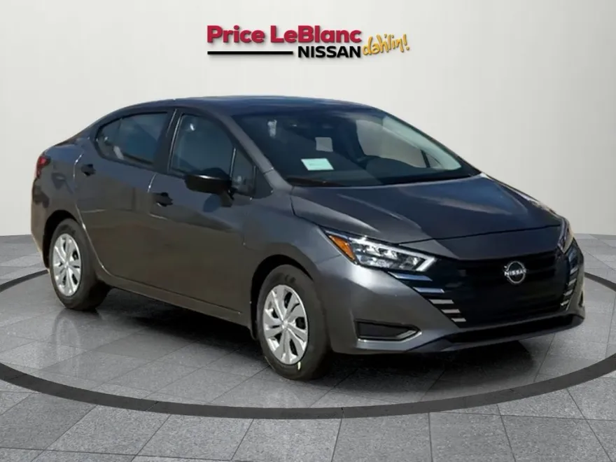 2025 Nissan Versa 1.6 S photo 1